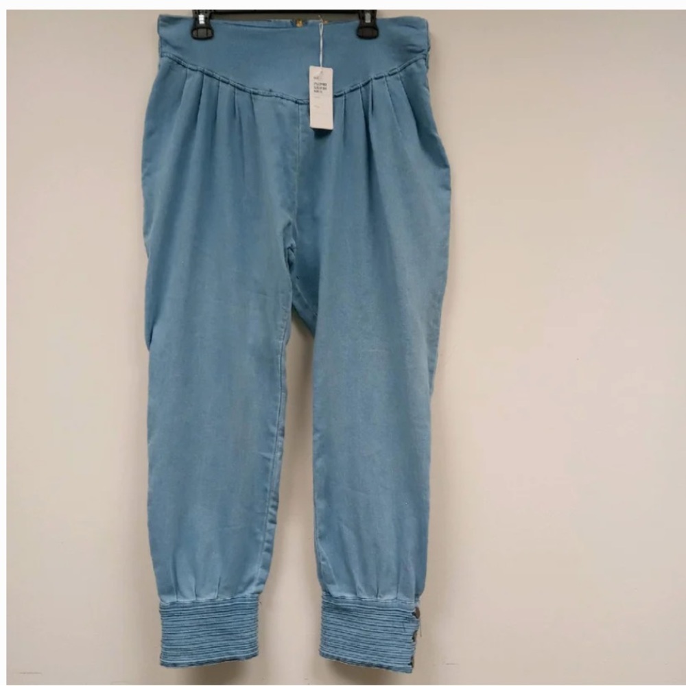 Daisy Light Denim Women's Pants
2XL DP1982X 43" length 29" inseam